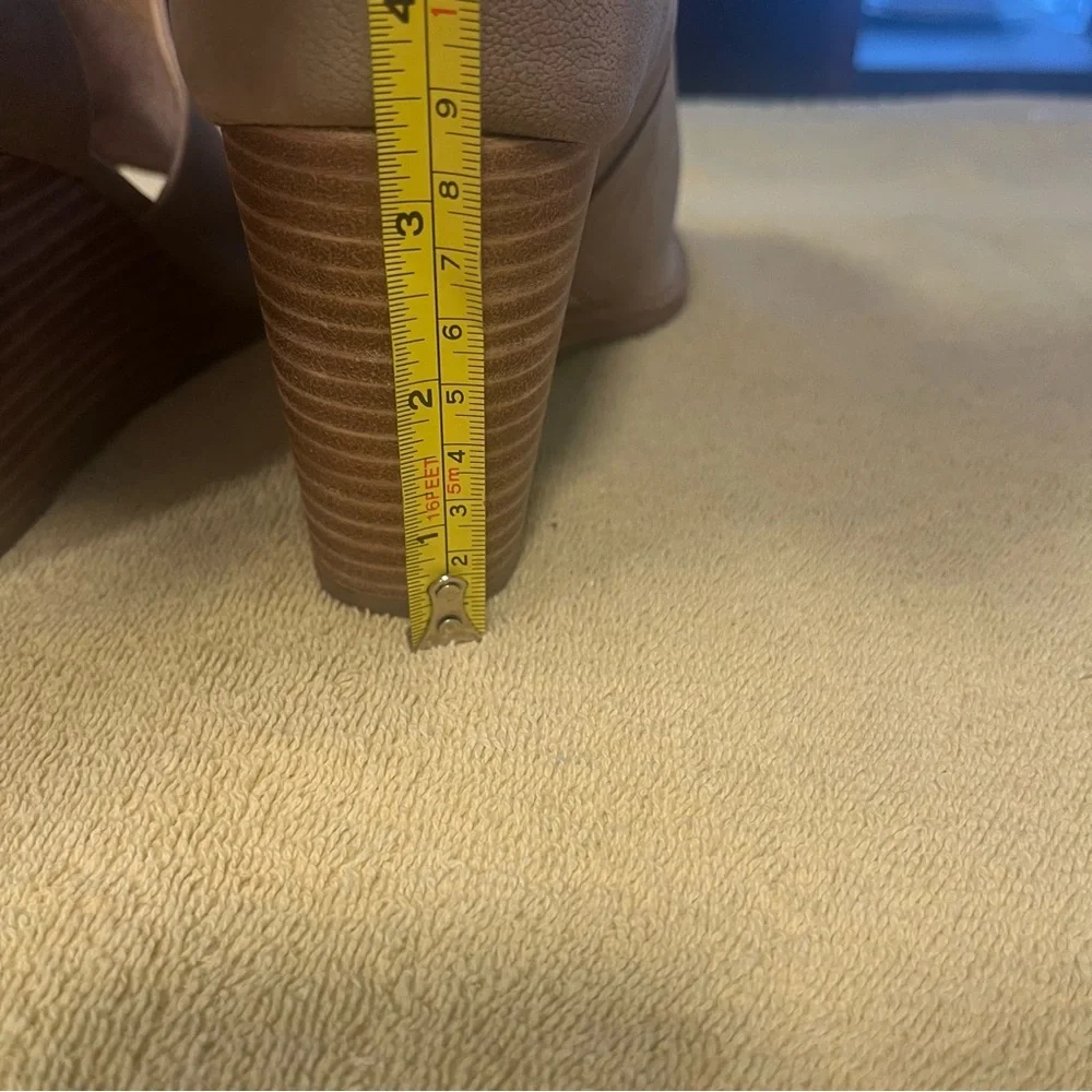 Lucky Brand Jaxy Sz 9.5 Beige Tan Soft Suede Open Toe Cut Out High Wedge